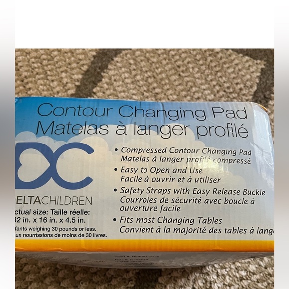 9-pc Minnie Mouse Disney outfit 2 LS Swaddles 2 pacifier, Changing Pad, Mirror - Picture 14 of 16